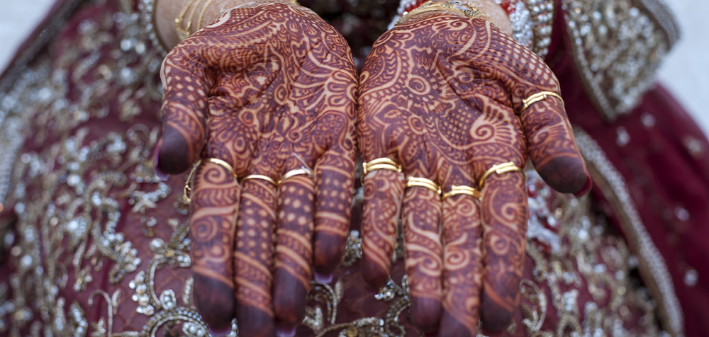 Mani colorate con l'hennè