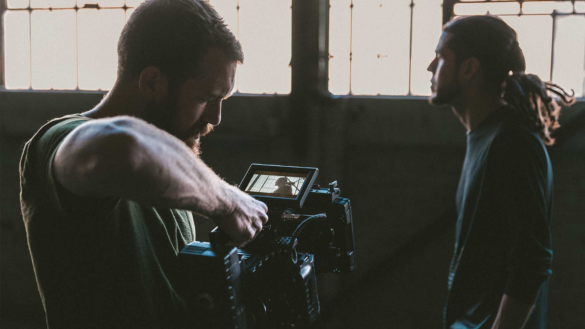 Attore in azione davanti la cinepresa