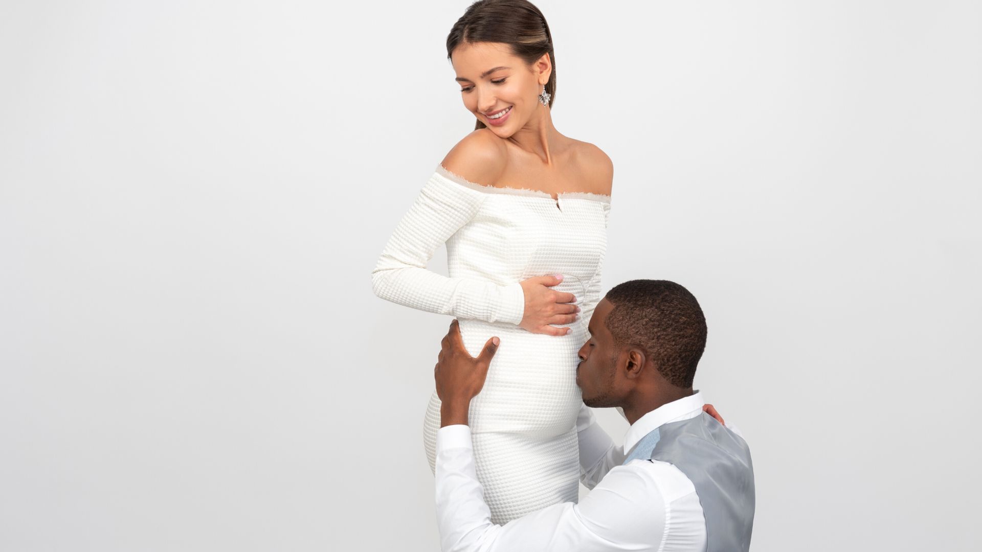 coppia con sposa incinta