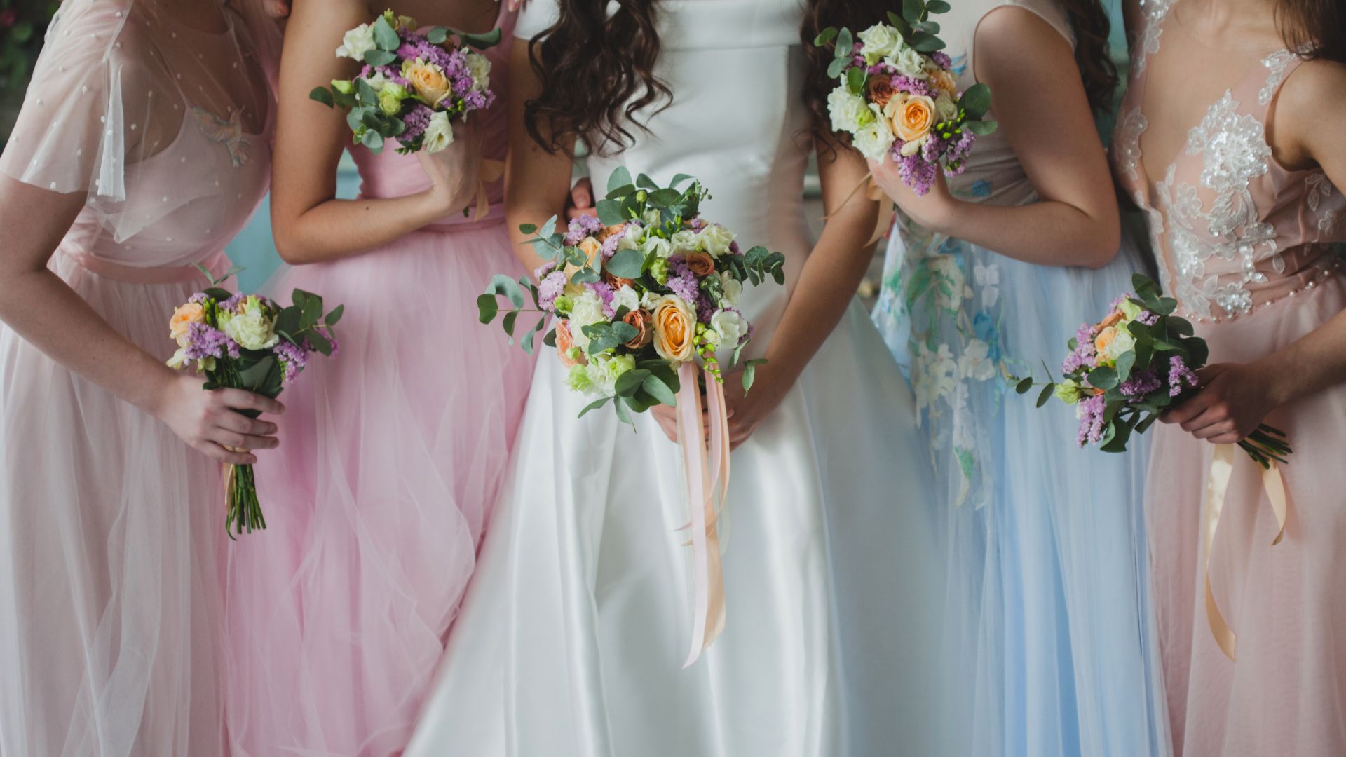 damigelle devono essere vestite uguali o damigelle vestite diversamente damigelle devono essere vestite uguali o damigelle vestite diversamente