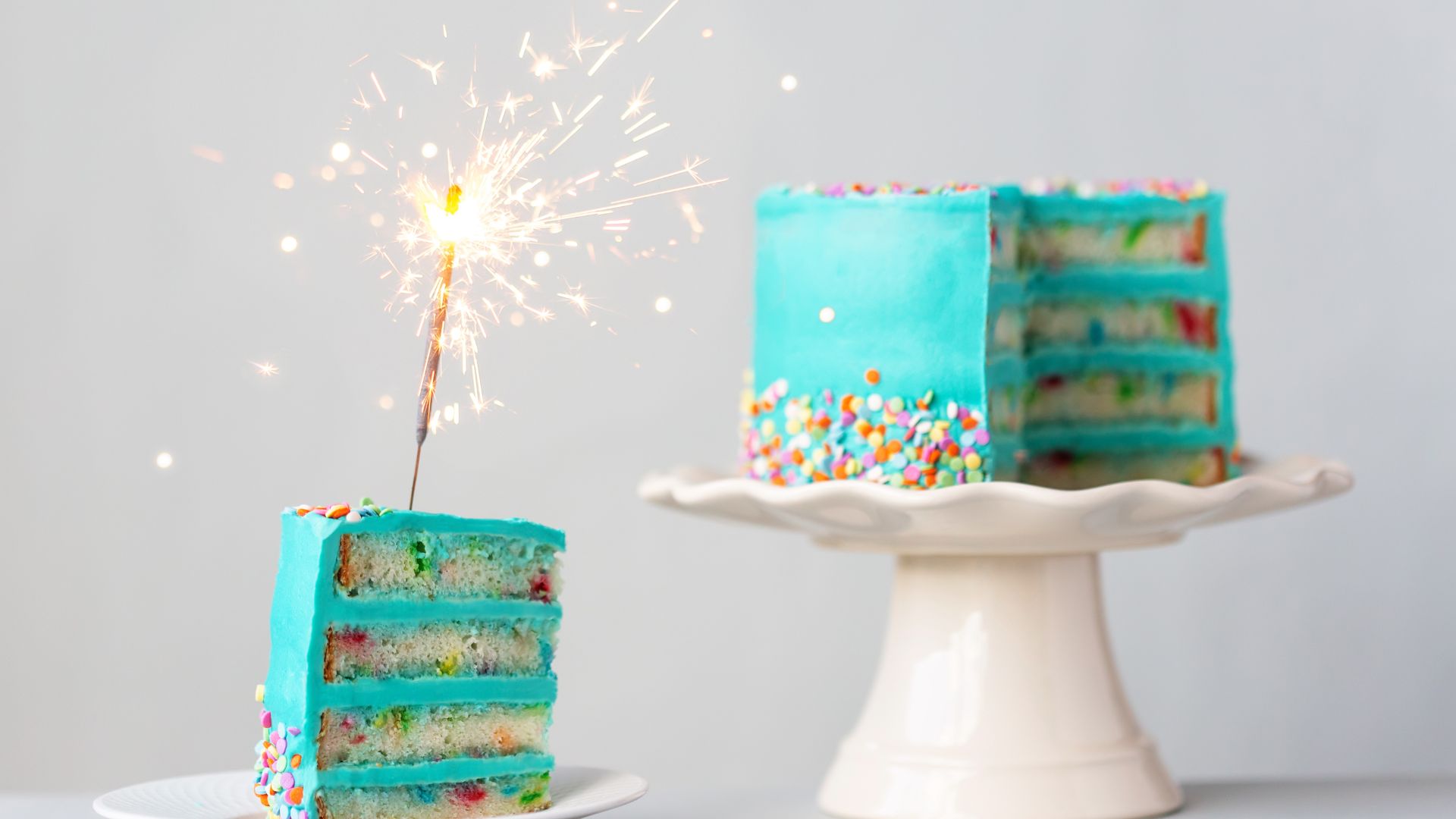 tendenza torta compleanno 2024 a strati tendenza torta compleanno 2024 a strati